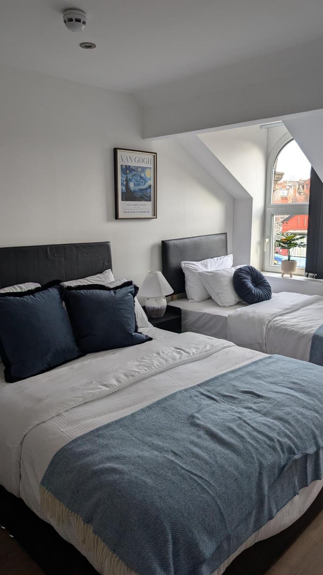 Apartment Stunning Skyview 2br Flat , Fast Wifi - Away From